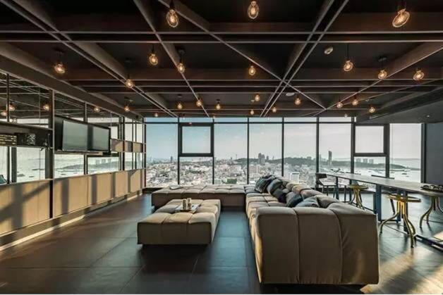 The Base Central Pattaya Seaview Экстерьер фото